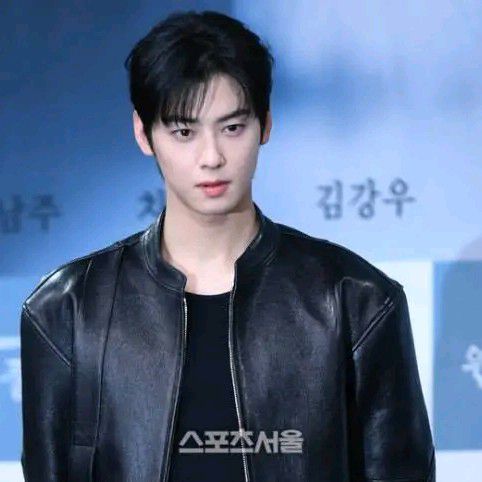 Latest photo of Cha Eunwoo