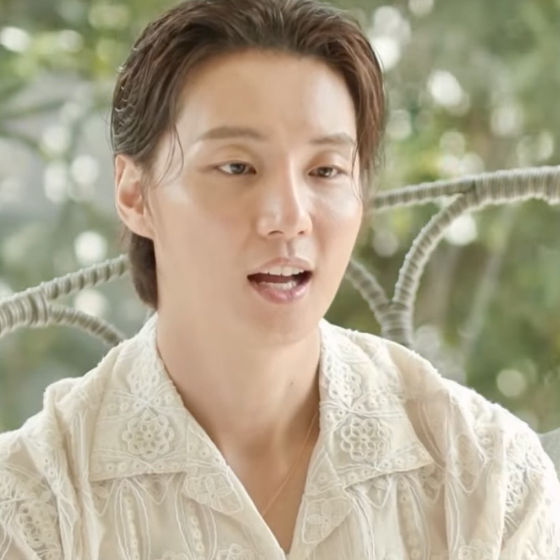 Behind-the-scenes cut of Yoon Shiyoon