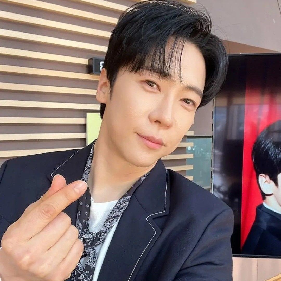 A moment captured by a fan of Enoch