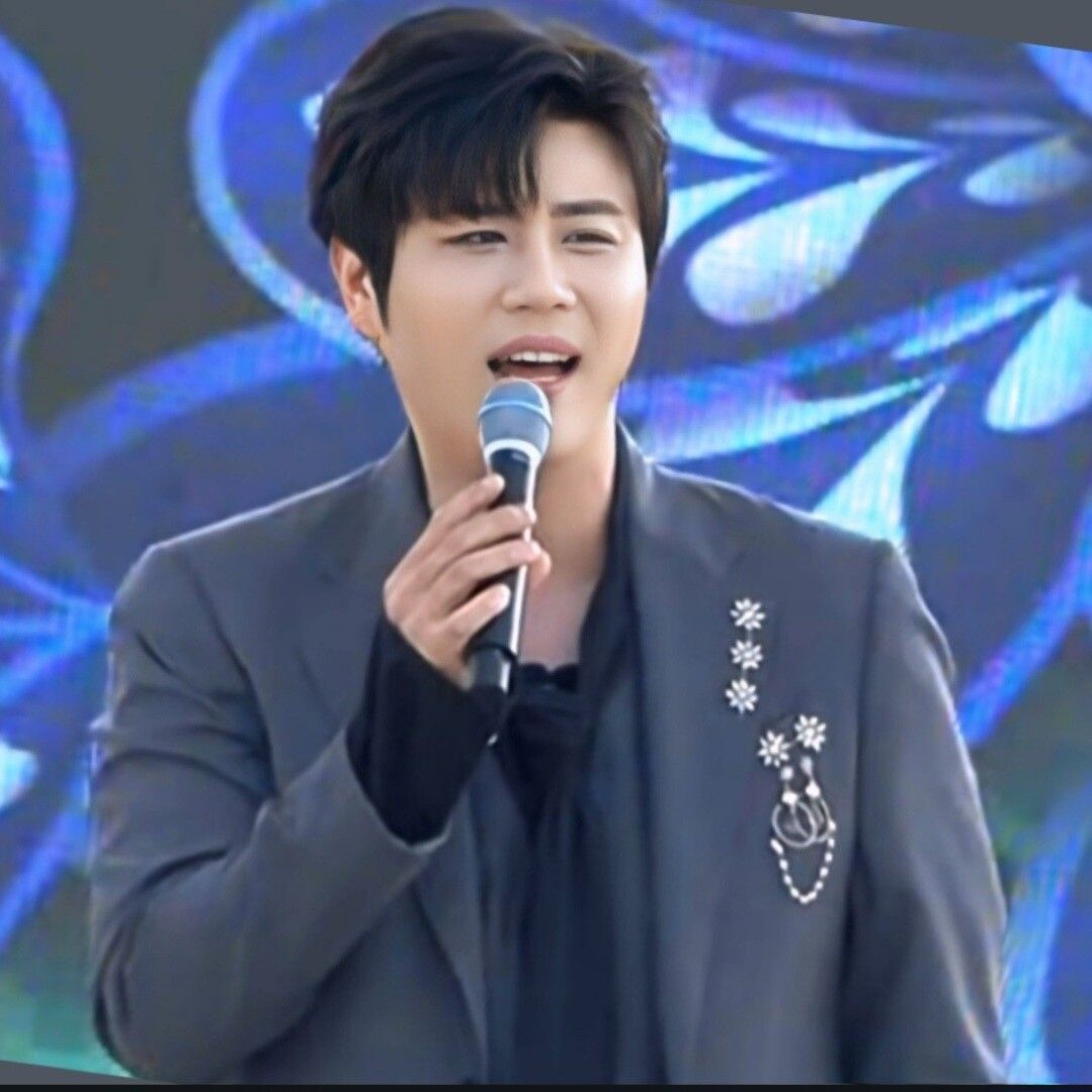 진해성의 비하인드 컷