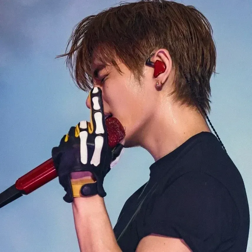 Recent activity shot of Kim Taehyung (V)