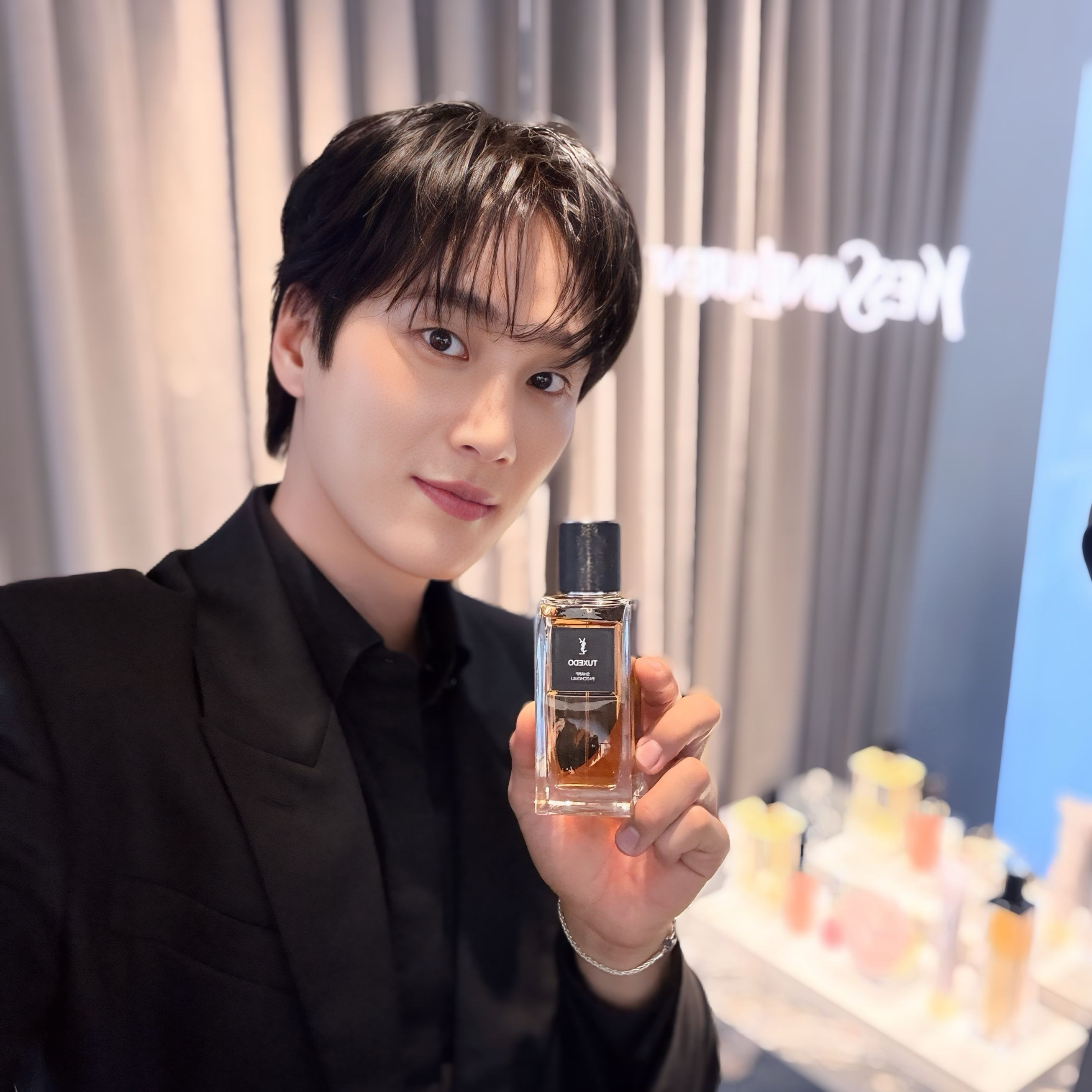Behind-the-scenes cut of Ahn Bohyun