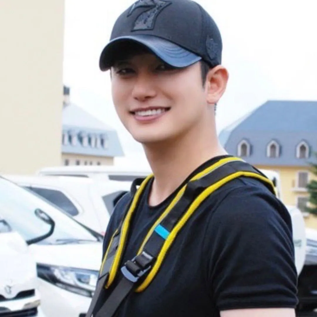 A moment captured by a fan of Park Sihoo