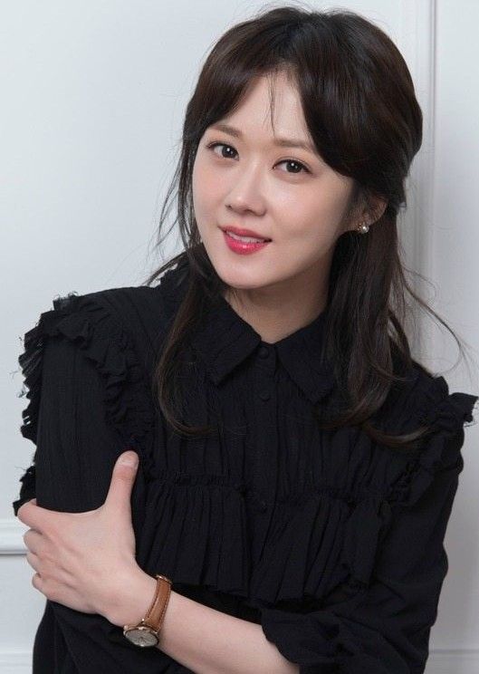 Recent activity shot of Jang Nara