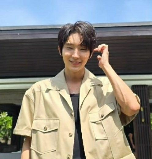 Cuplikan di balik layar dari Lee Joongi