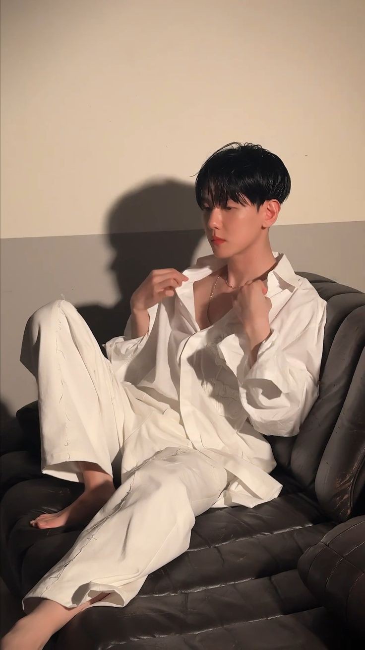Emotional wallpaper shared by fans for Baekhyun