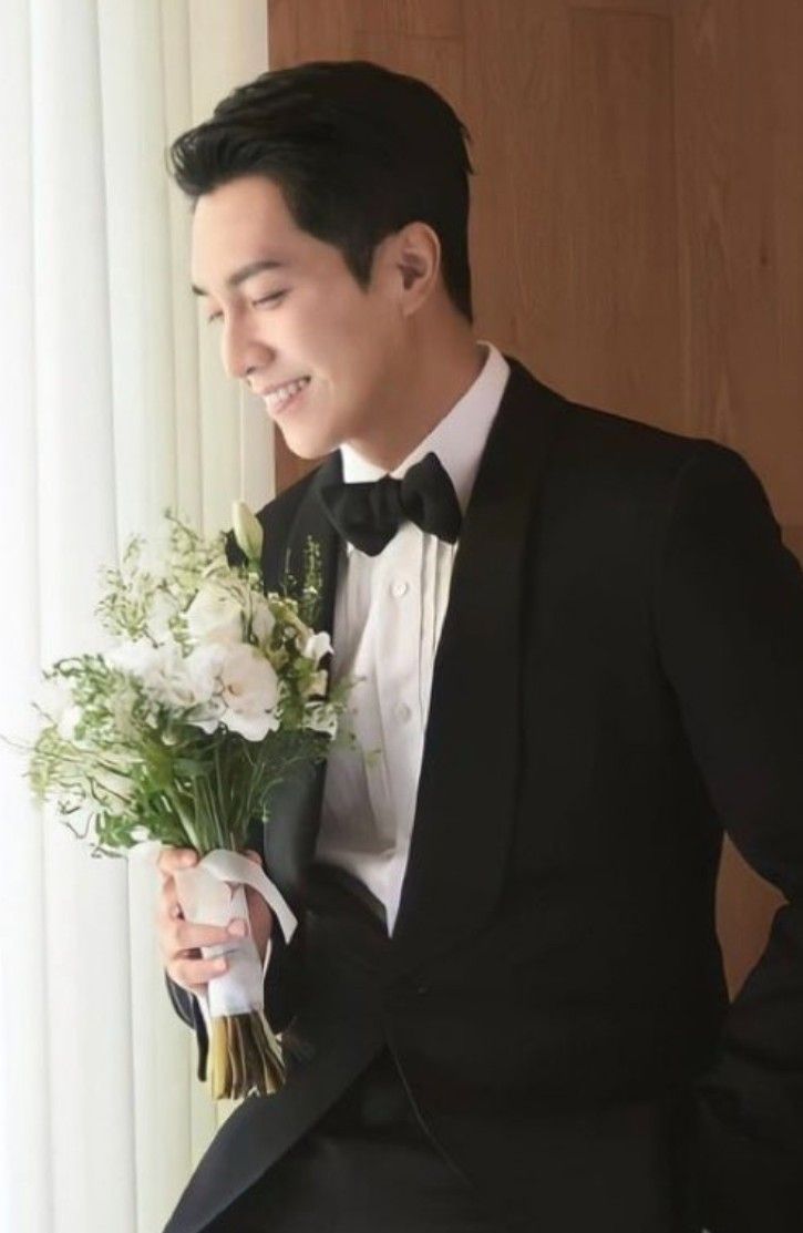 Behind-the-scenes cut of Lee Seunggi