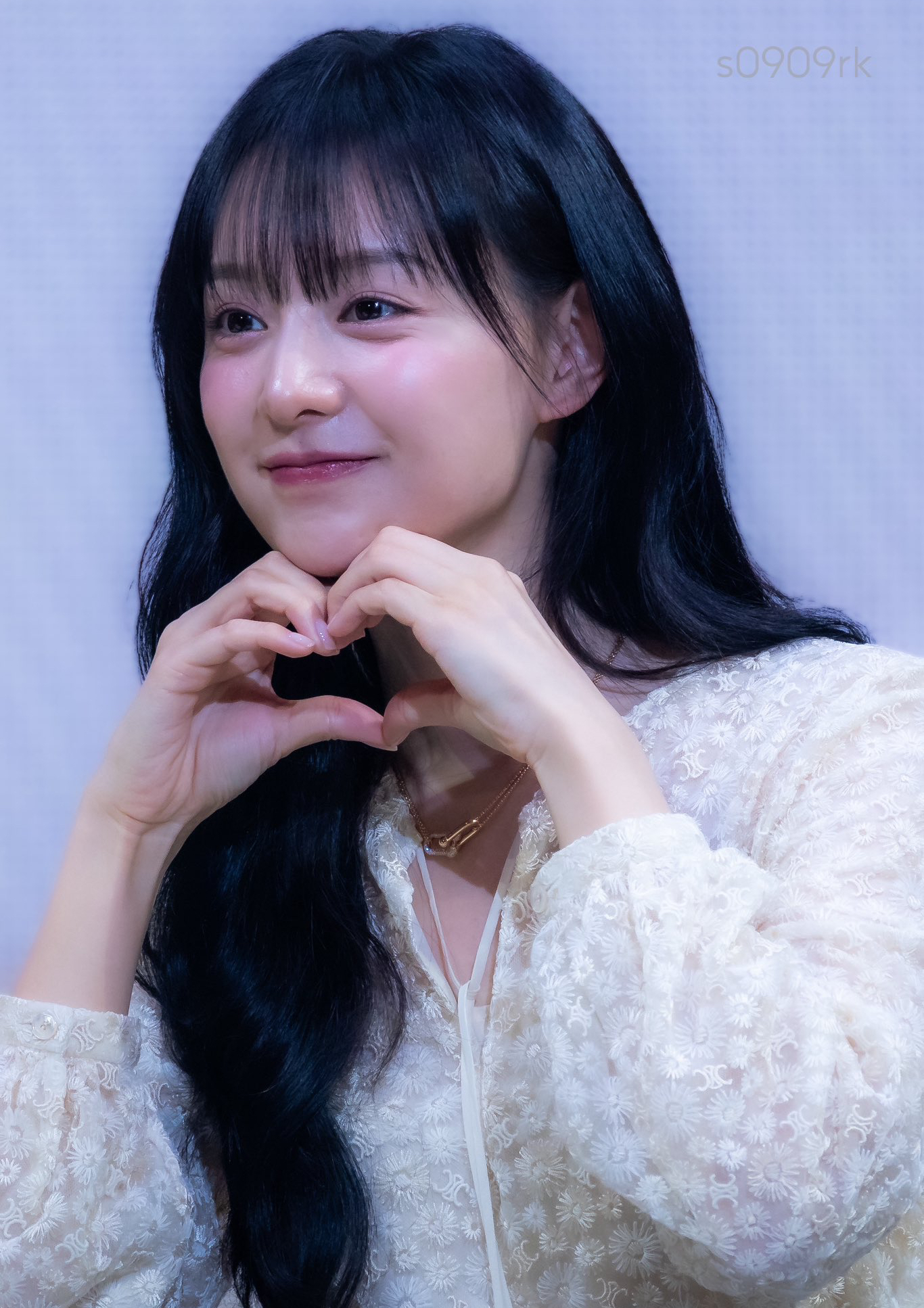 A moment captured by a fan of Kim Jiwon