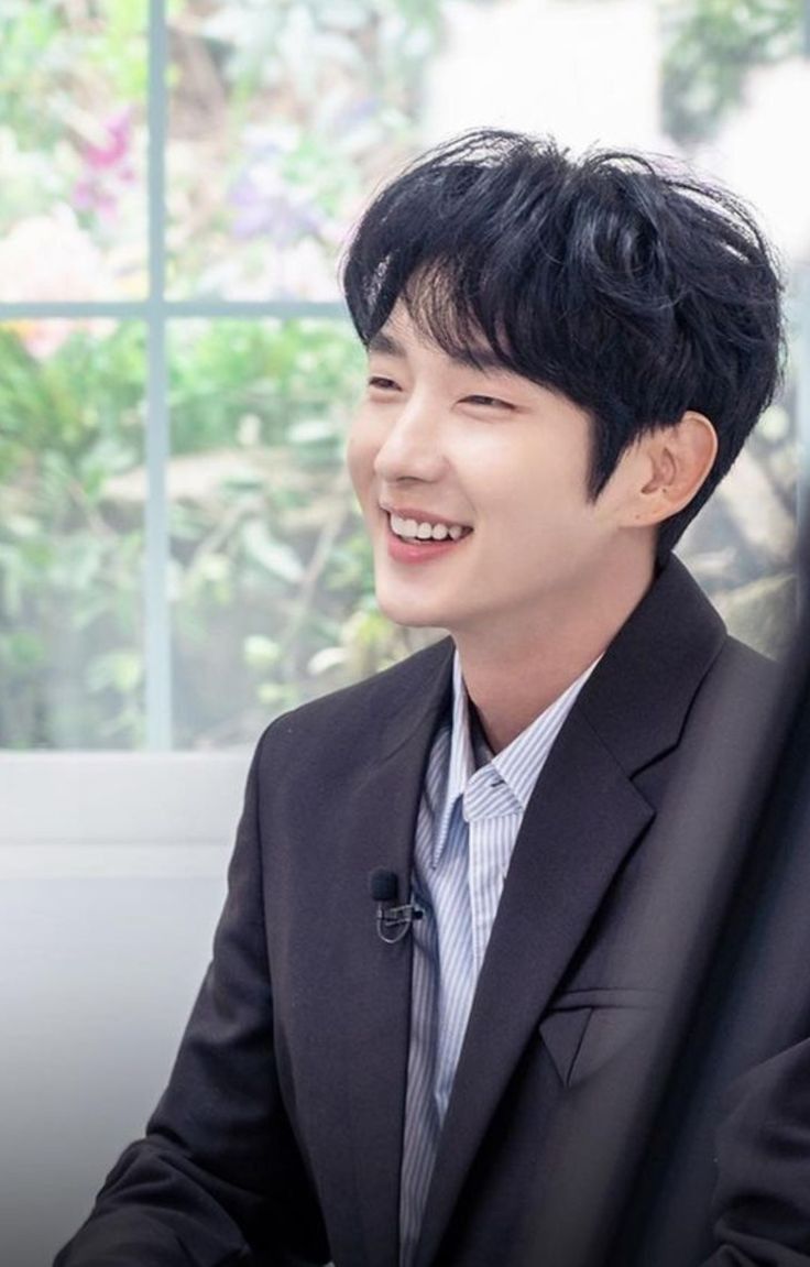 Latest photo of Lee Joongi