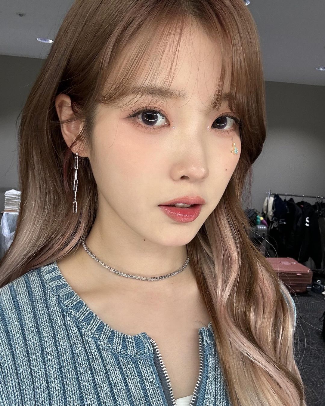 아이유의 비하인드 컷