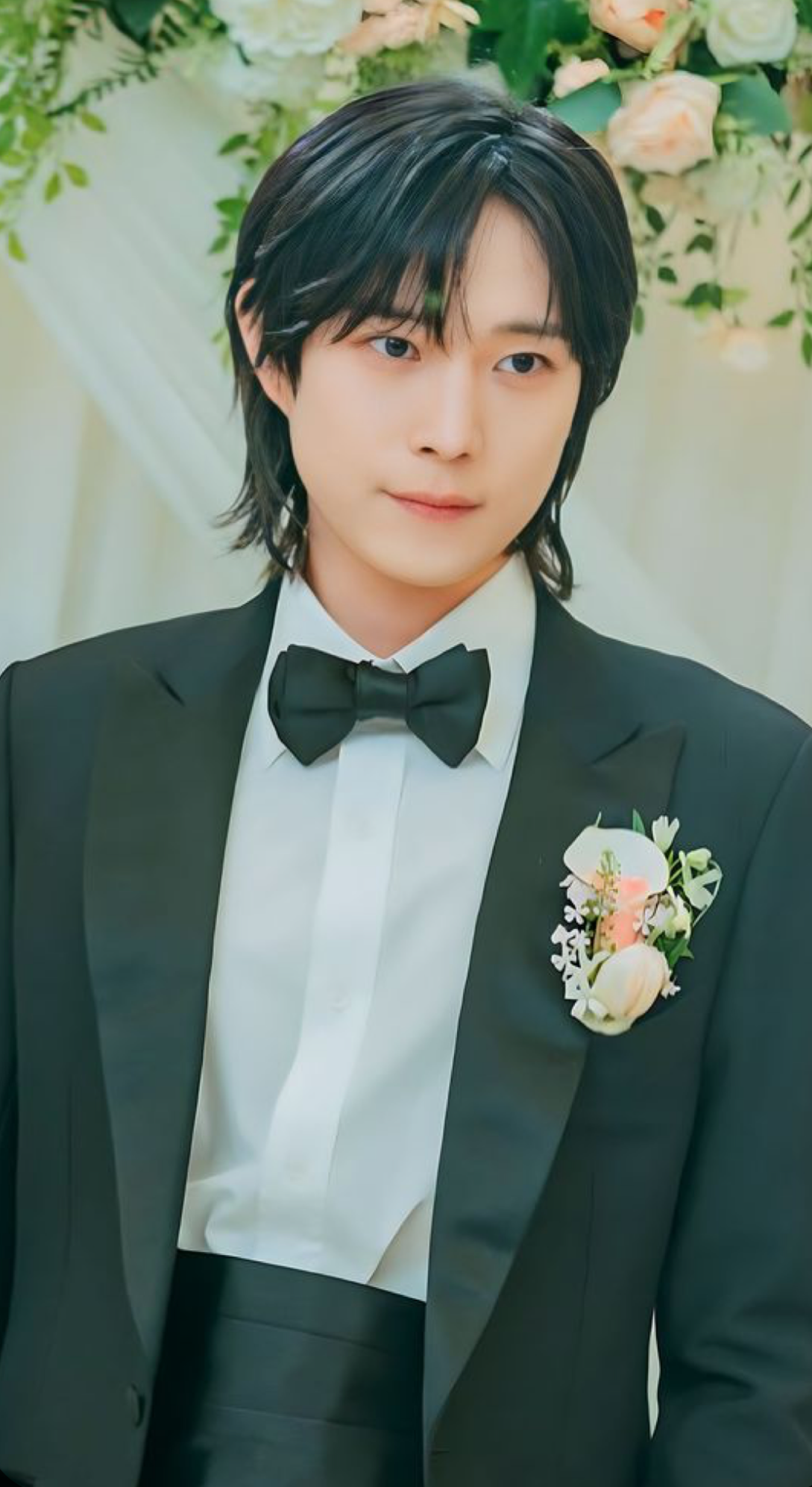 Emotional wallpaper shared by fans for Kim Youngdae