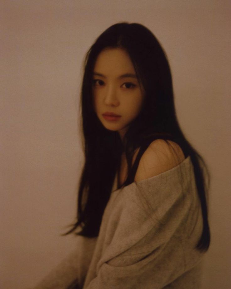 Latest photo of Son Naeun