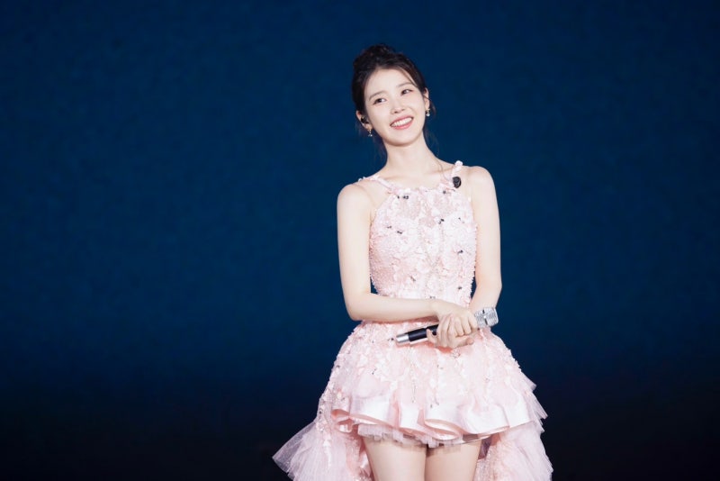 Behind-the-scenes cut of IU