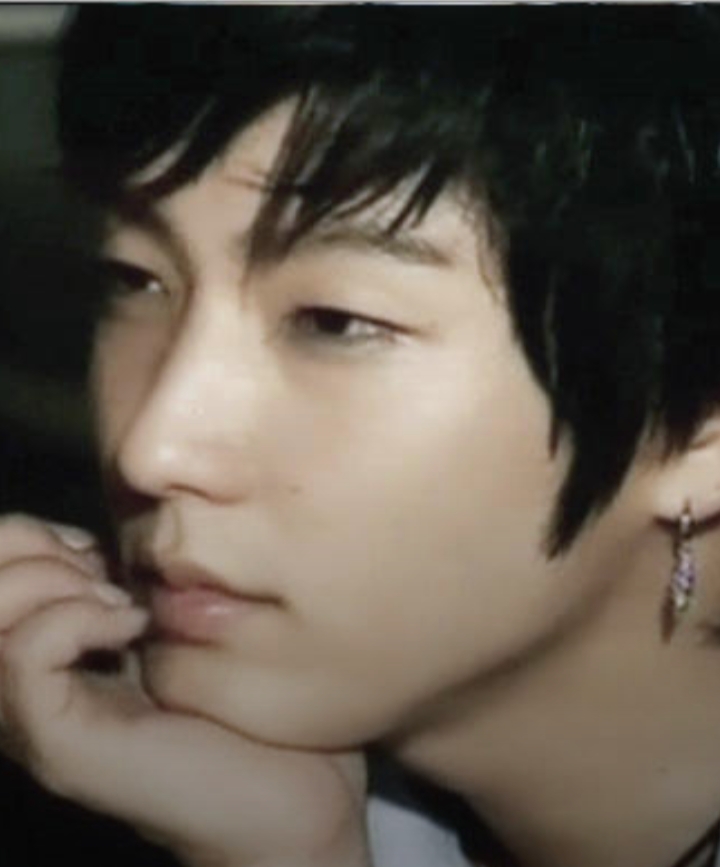 Behind-the-scenes cut of Lee Joongi