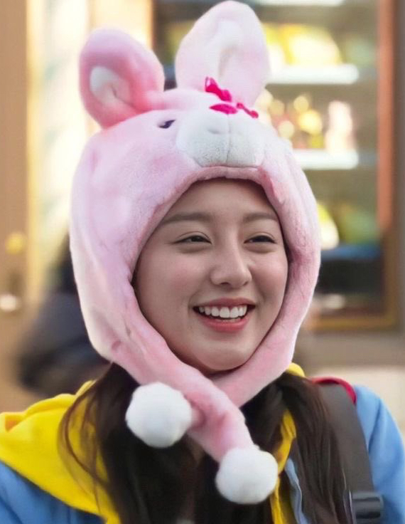 Behind-the-scenes cut of Kim Jiwon
