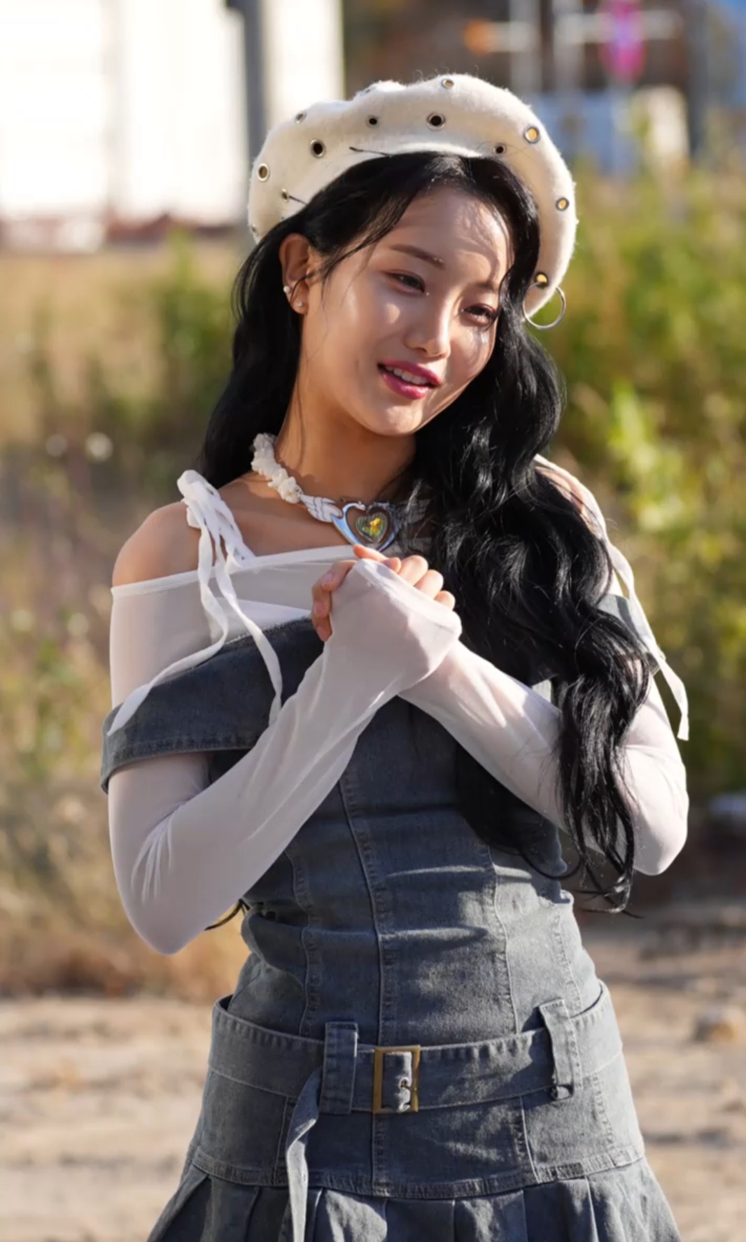 Kim Soyeon (2004) background image recommended by Choeaedol Celeb fandom