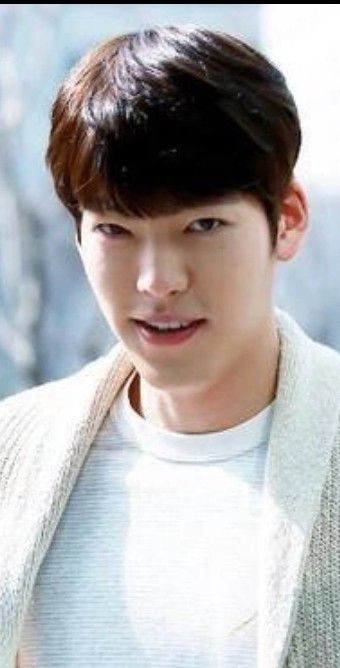 Emotional wallpaper shared by fans for Kim Woobin