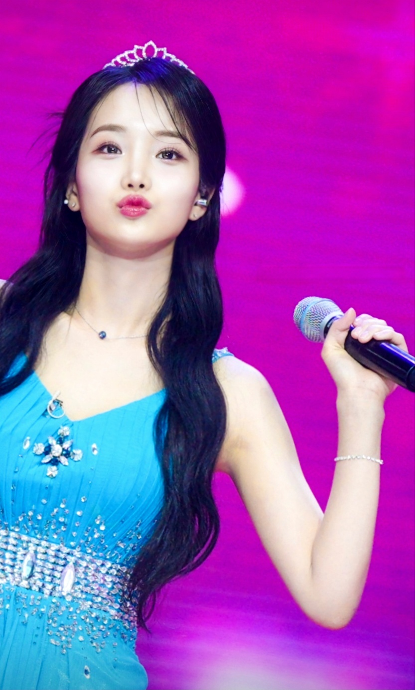 Today's popular wallpaper in Kim Soyeon (2004) community