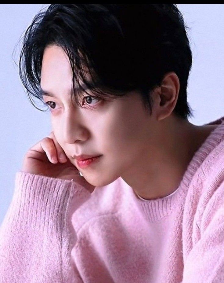 Behind-the-scenes cut of Lee Seunggi