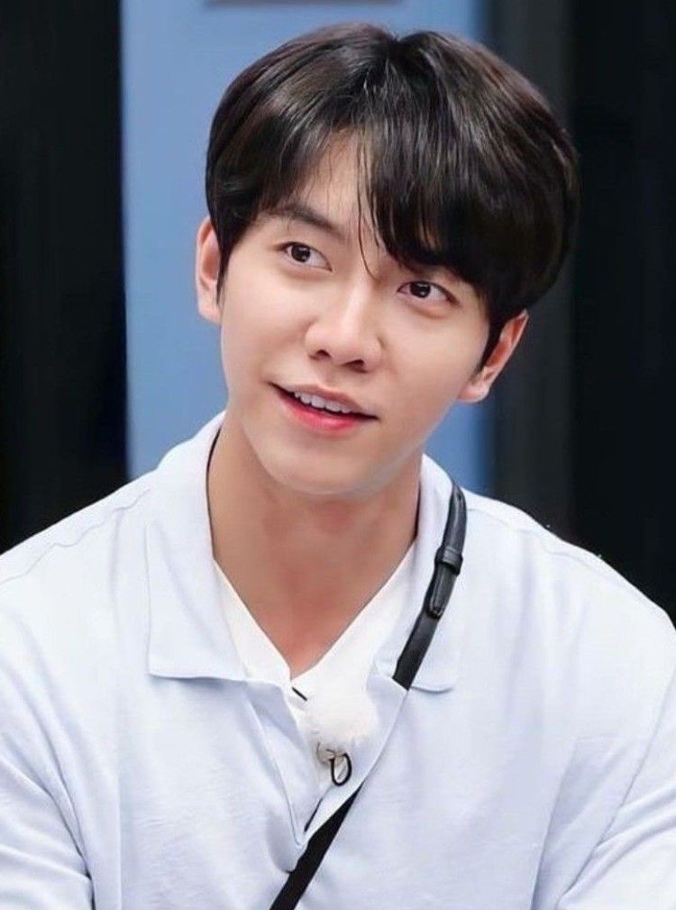 Behind-the-scenes cut of Lee Seunggi
