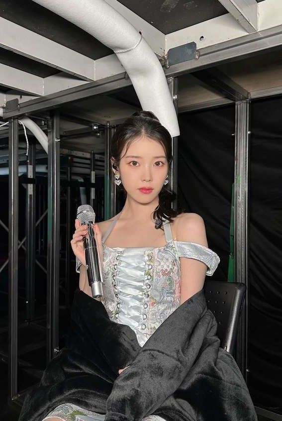 A moment captured by a fan of IU