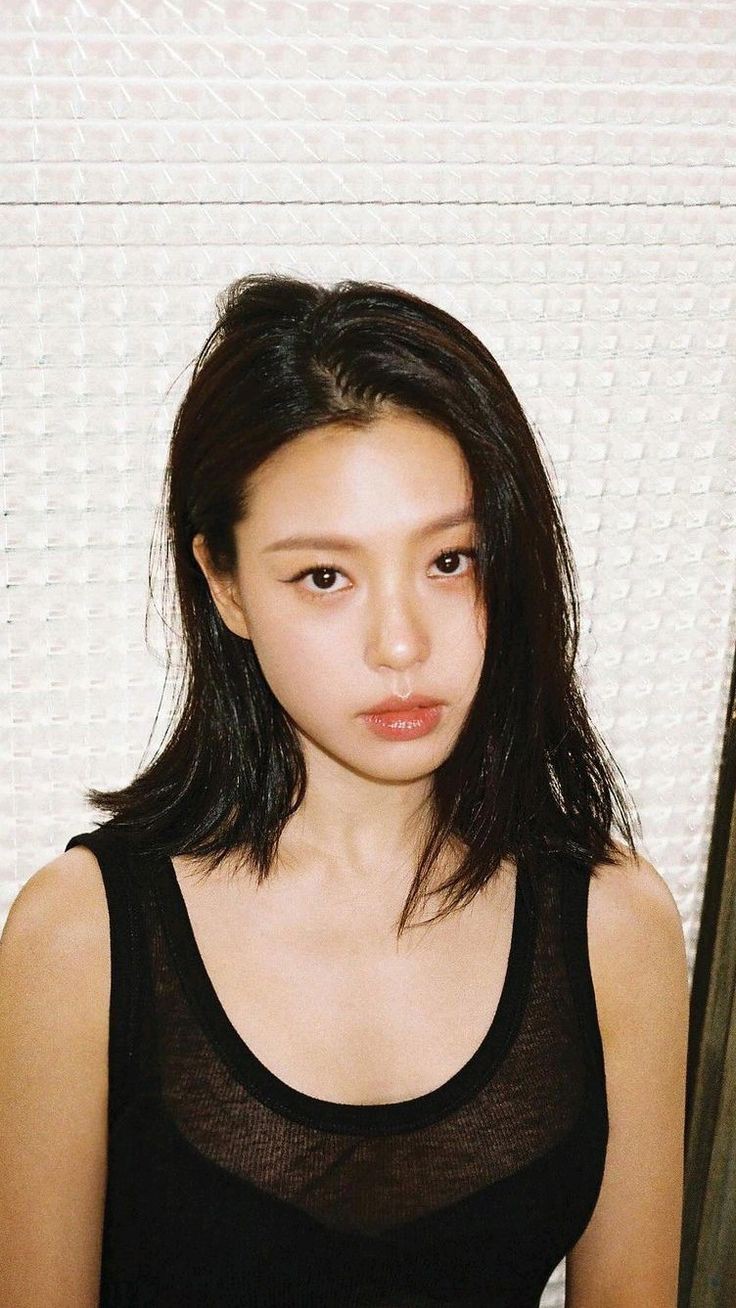 최애돌셀럽 팬덤이 추천하는 고민시 배경 이미지
