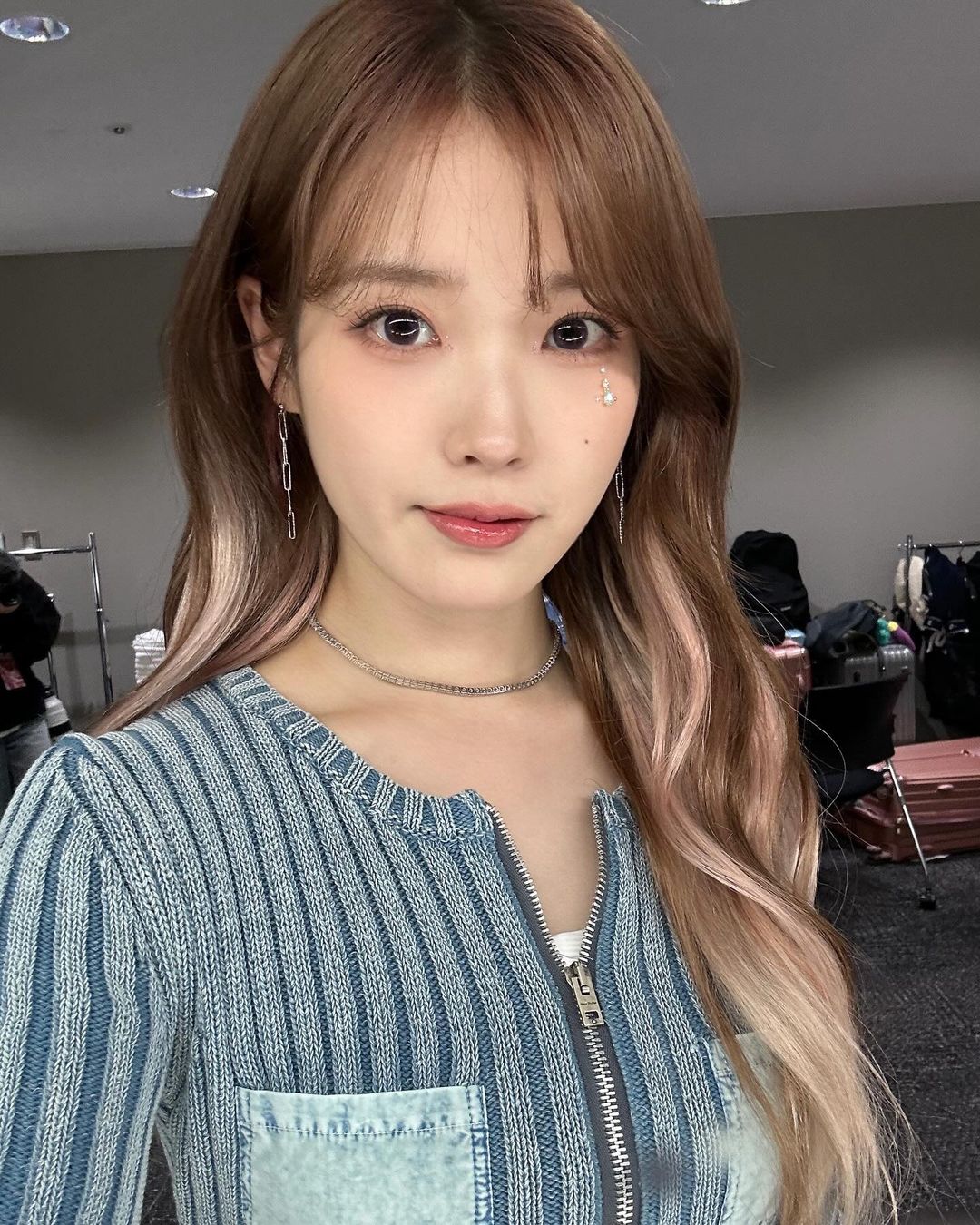 Foto kegiatan terbaru dari IU