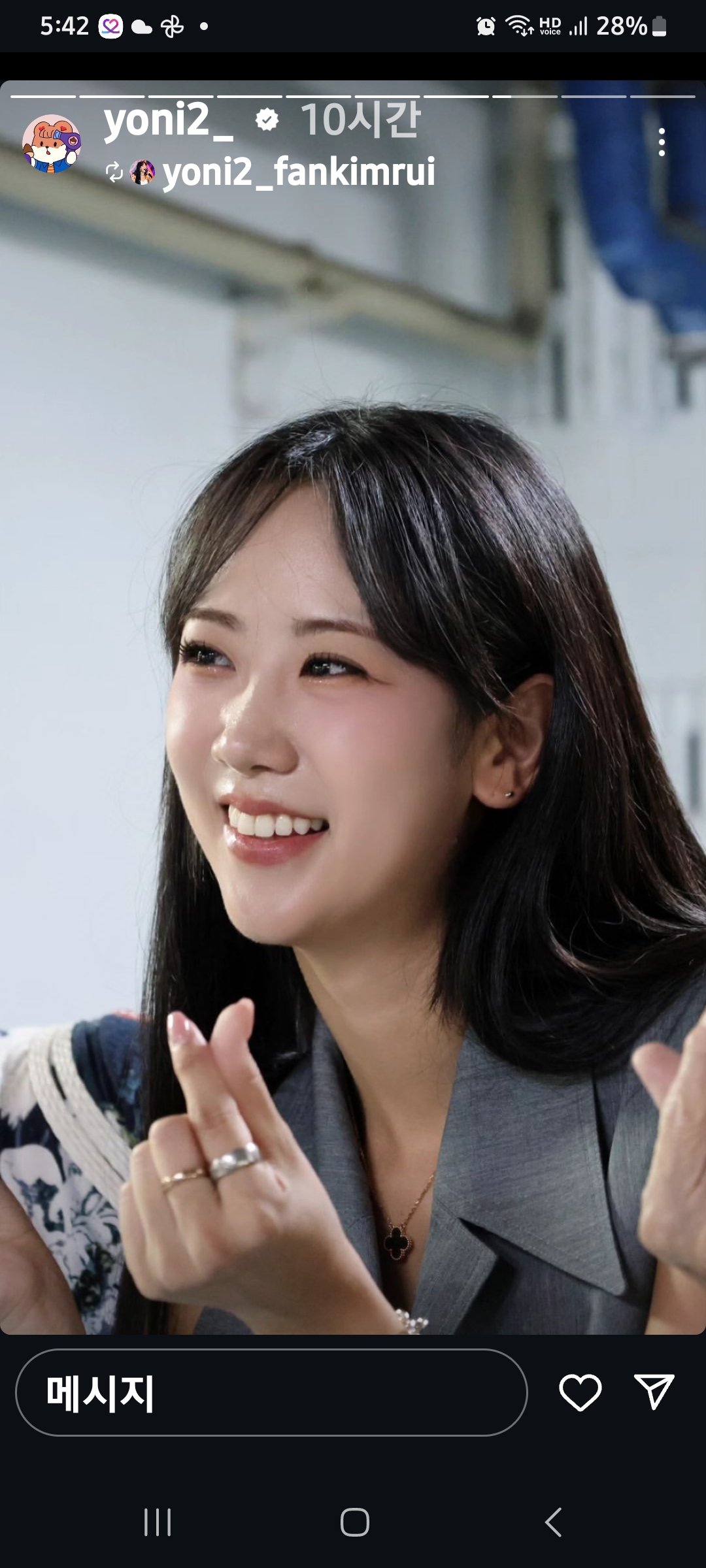Today's popular wallpaper in Kang Hyeyeon community