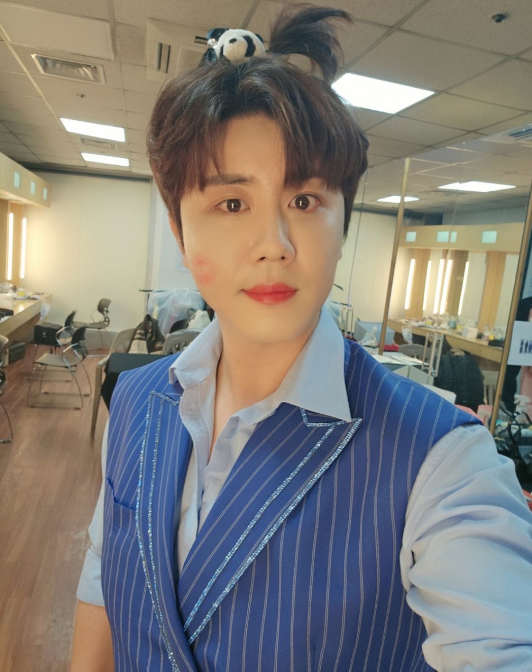 Behind-the-scenes cut of Jin Haesung