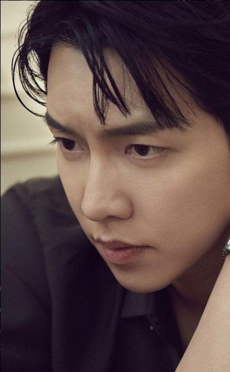 Latest photo of Lee Seunggi