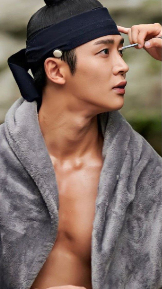 Emotional wallpaper shared by fans for Kang Taeoh