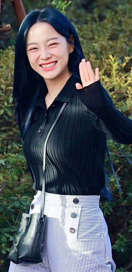 Emotional wallpaper shared by fans for Kim Sejeong