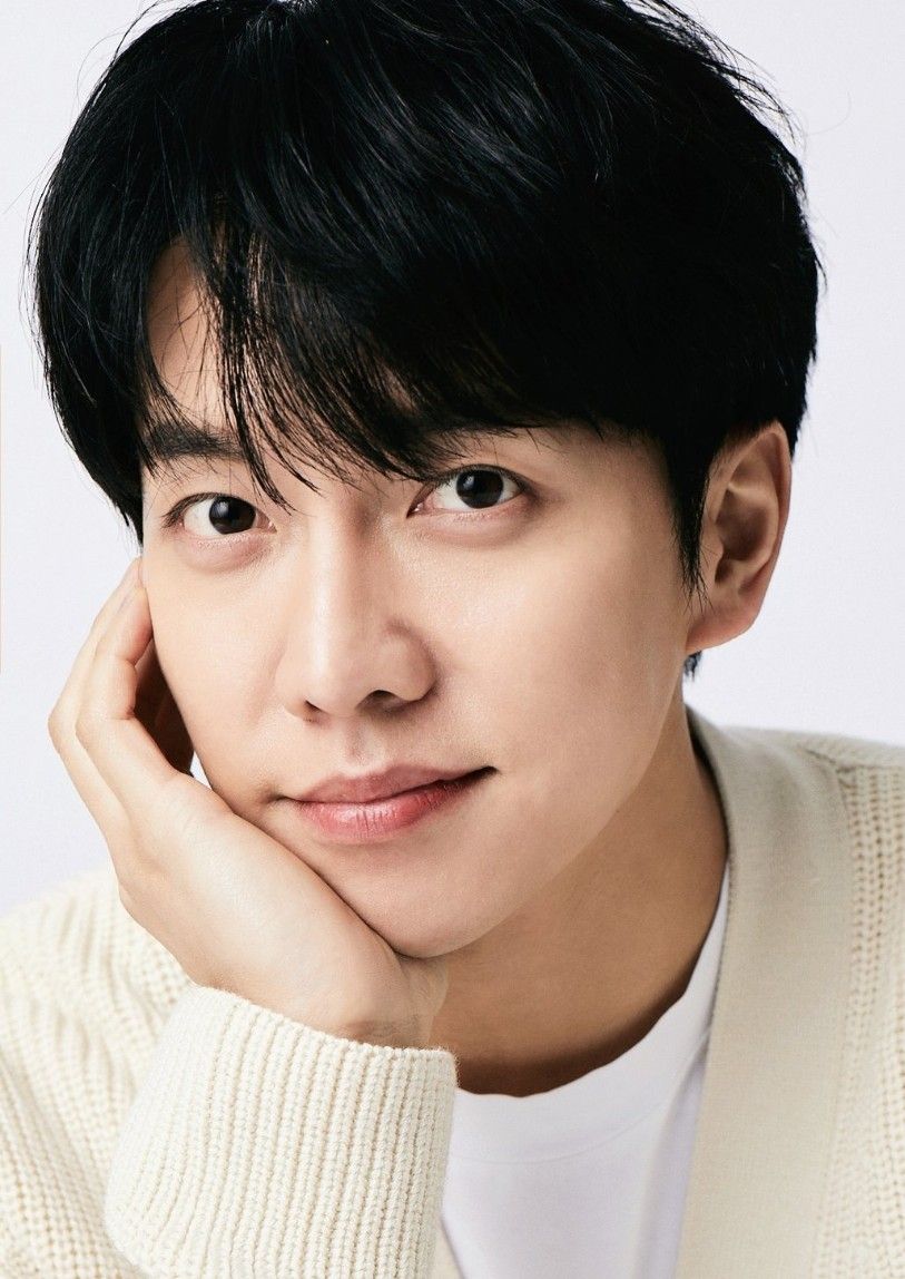 Recent activity shot of Lee Seunggi