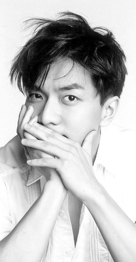 A moment captured by a fan of Lee Seunggi