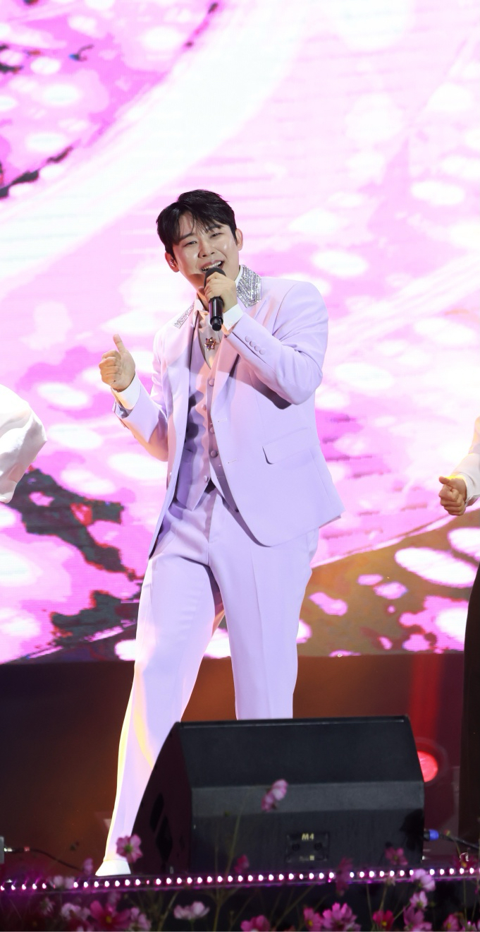 Jinuk background image recommended by Choeaedol Celeb fandom
