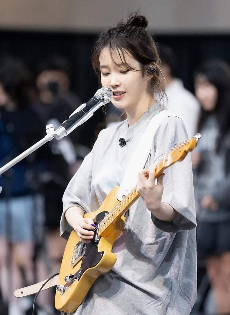 아이유의 비하인드 컷