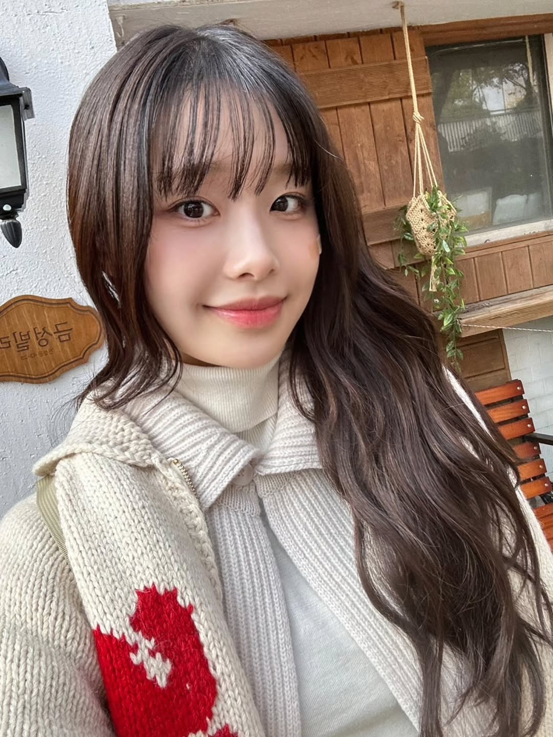 Recent activity shot of Chuu
