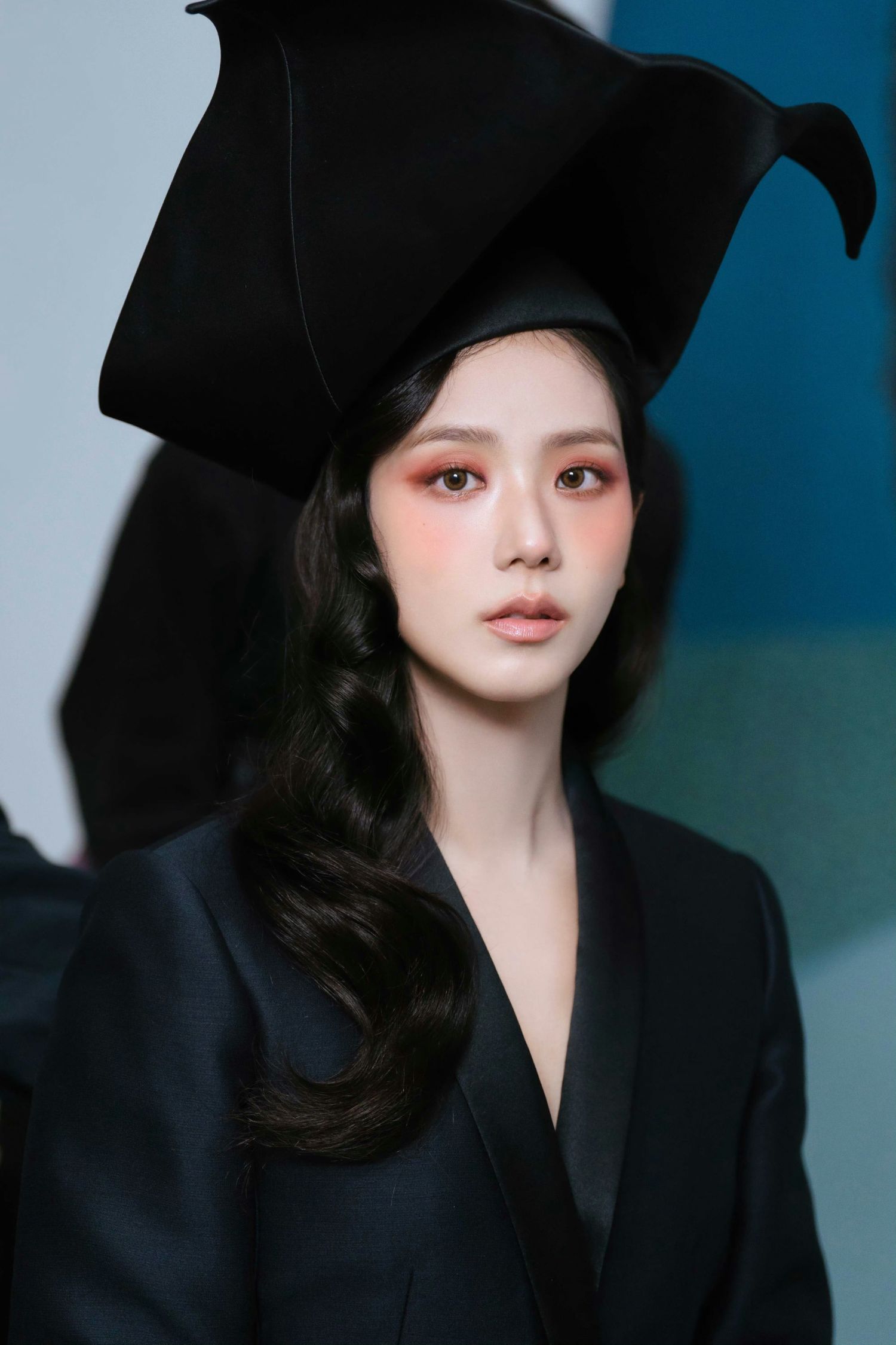 Behind-the-scenes cut of Jisoo (1995)