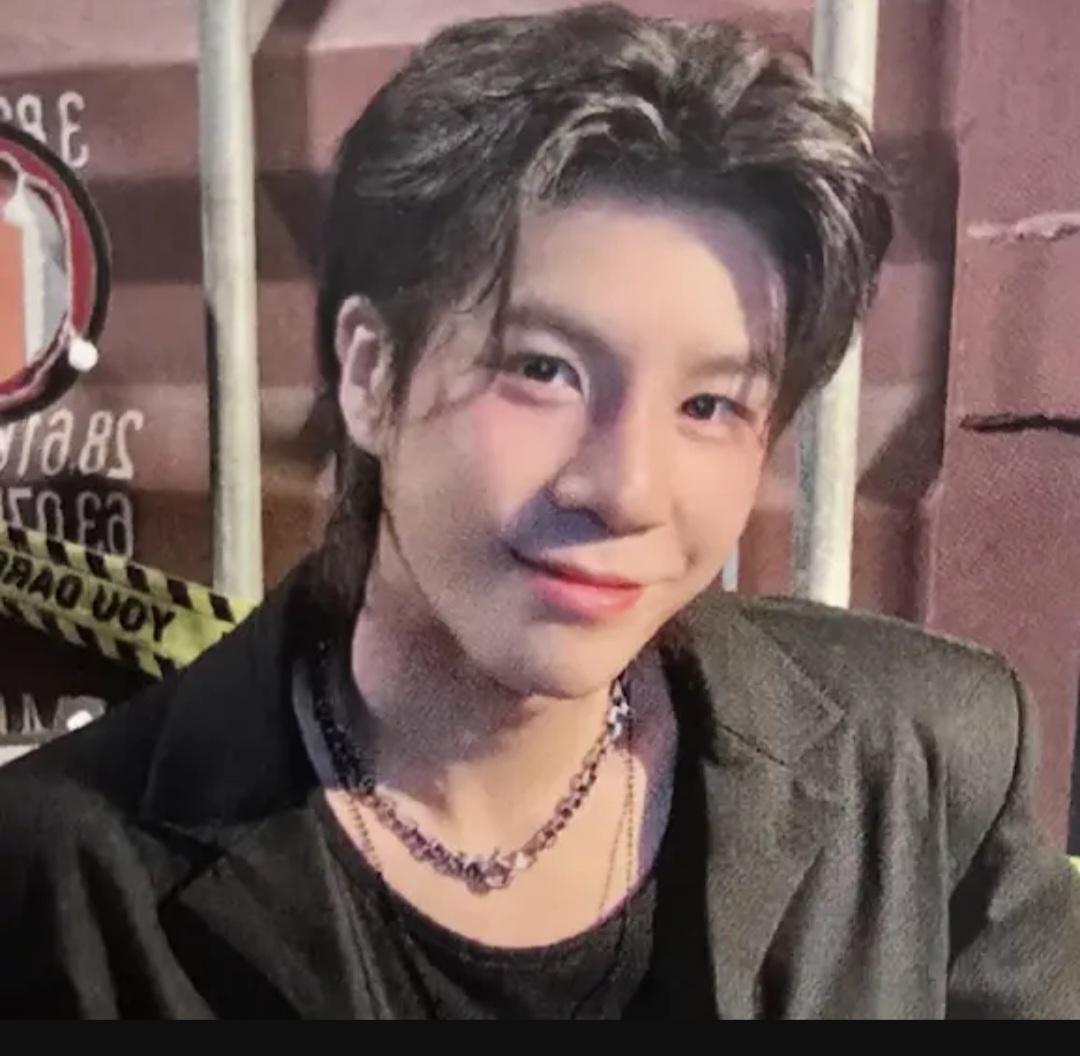 Behind-the-scenes cut of Jeong Dongwon