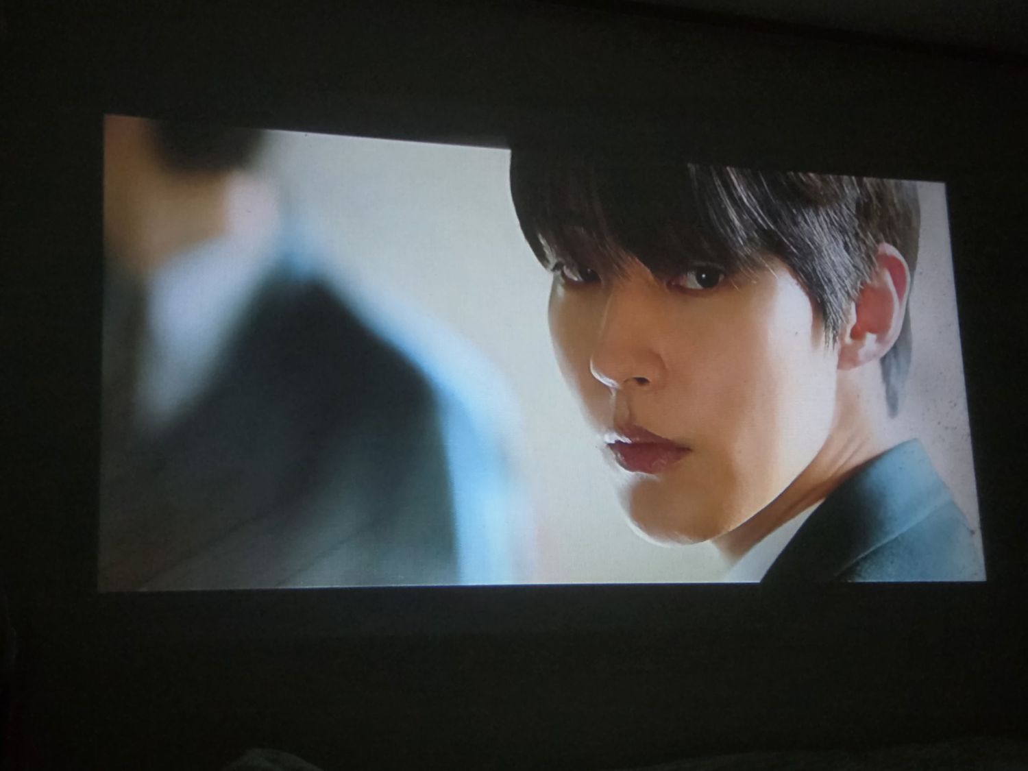 A moment captured by a fan of Hwang Inyoup