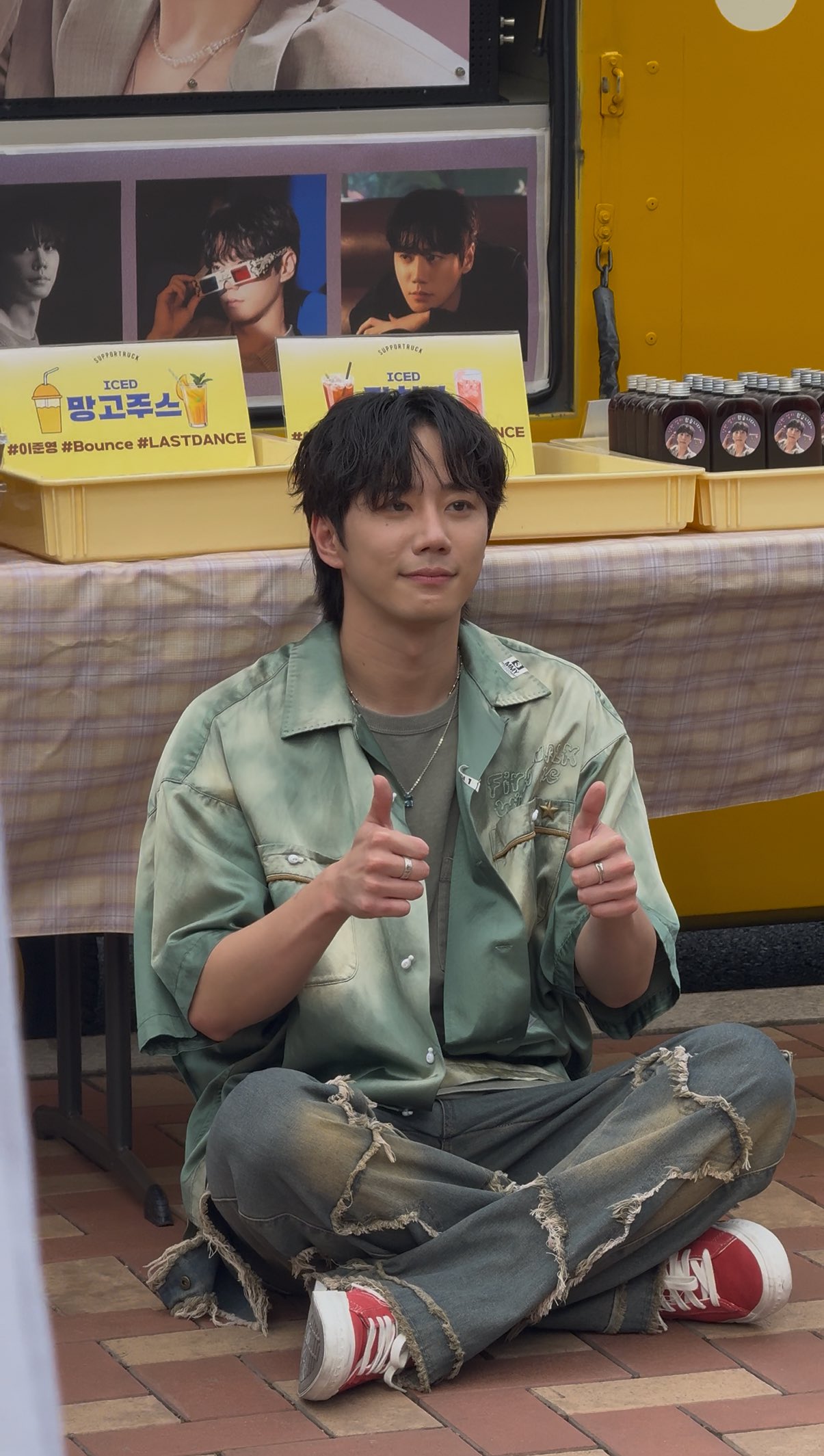 Lee Junyoung background image recommended by Choeaedol Celeb fandom