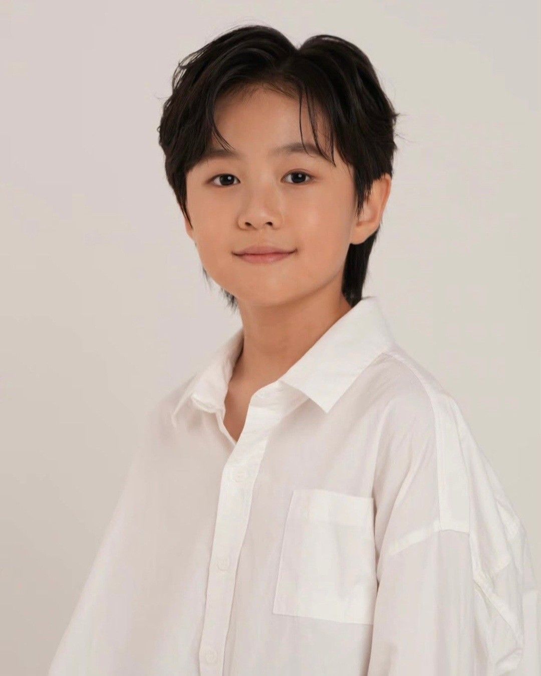 Behind-the-scenes cut of You Jiwoo