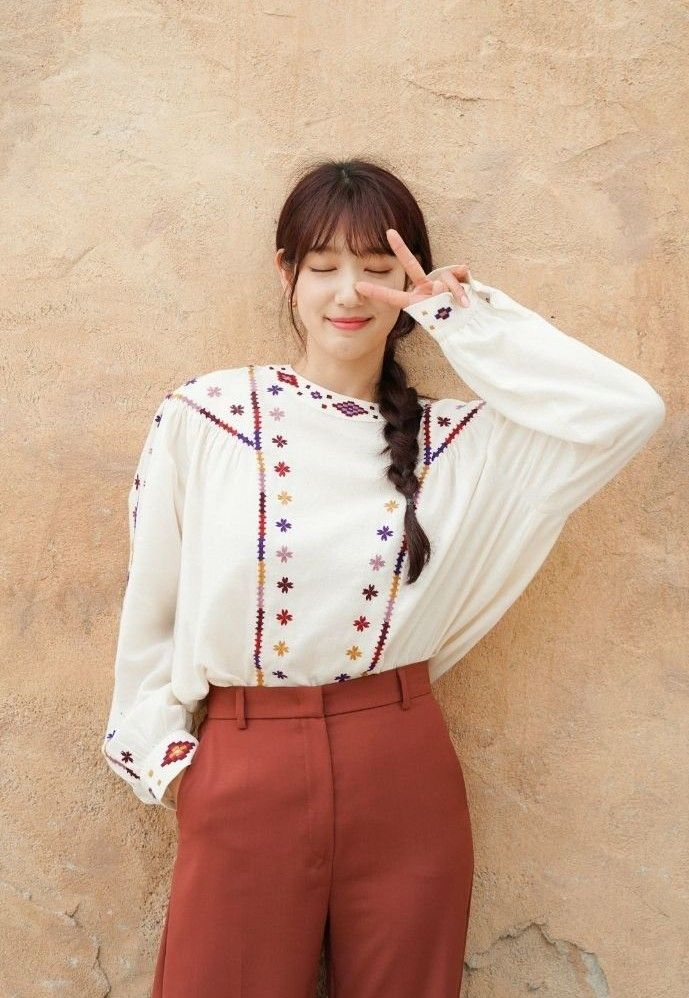 Recent activity shot of Park Shinhye