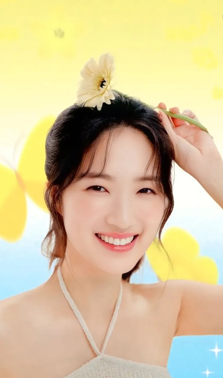 Today's popular wallpaper in Kim Hyeyoon community