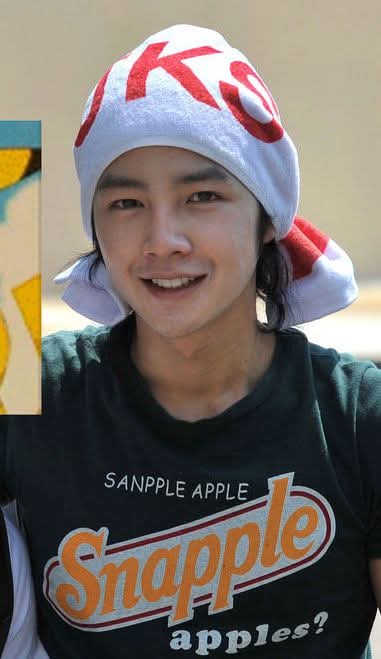 Emotional wallpaper shared by fans for Jang Geunsuk