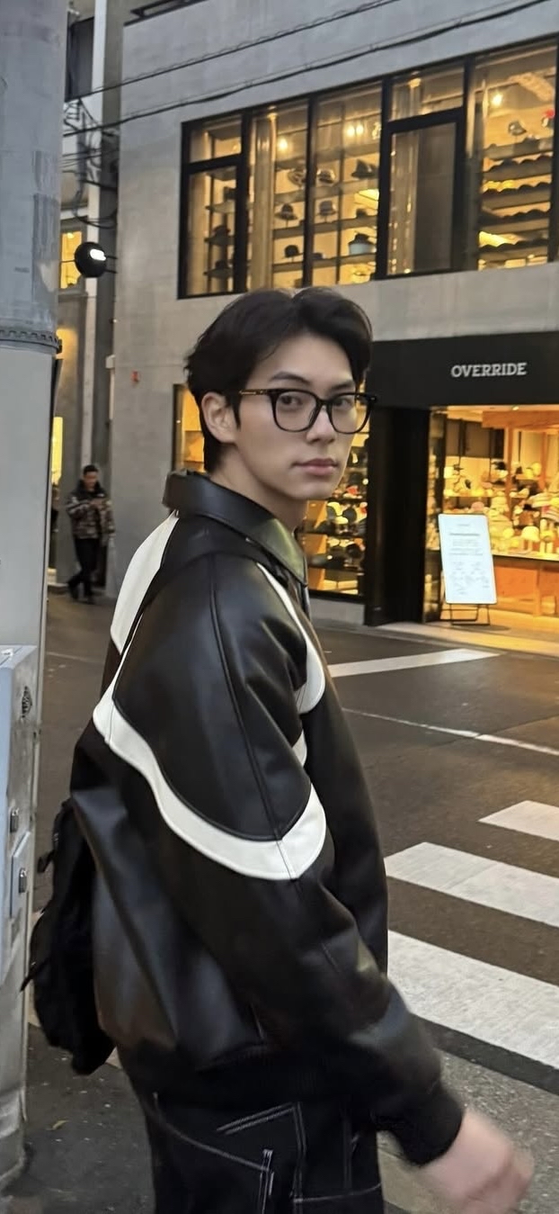 A moment captured by a fan of Lee Chaemin