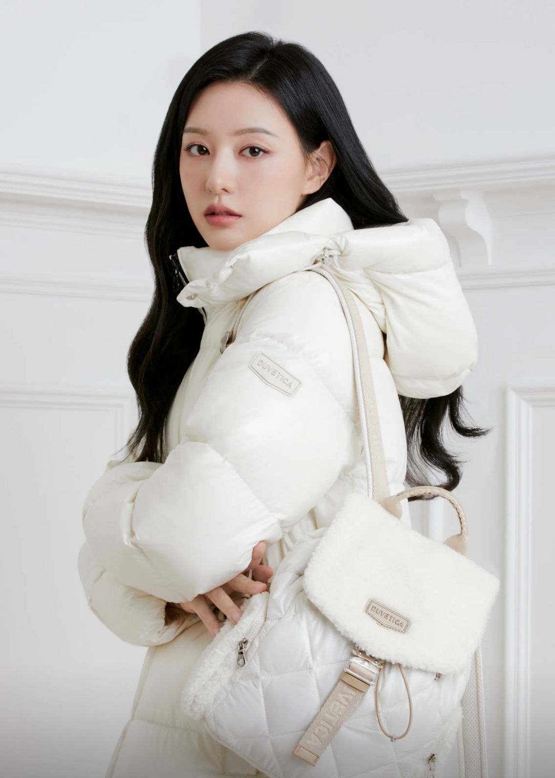 Behind-the-scenes cut of Kim Jiwon