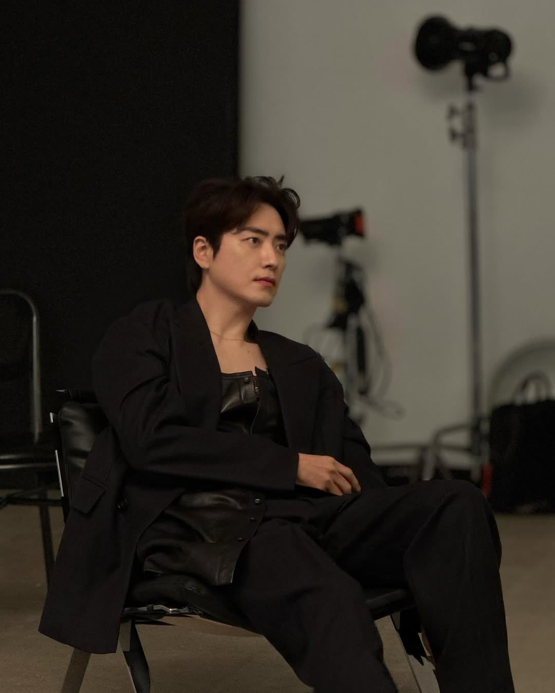 Behind-the-scenes cut of Lee Joonhyuk