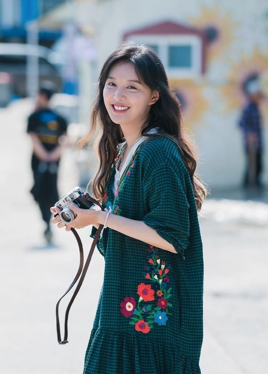 Behind-the-scenes cut of Kim Jiwon