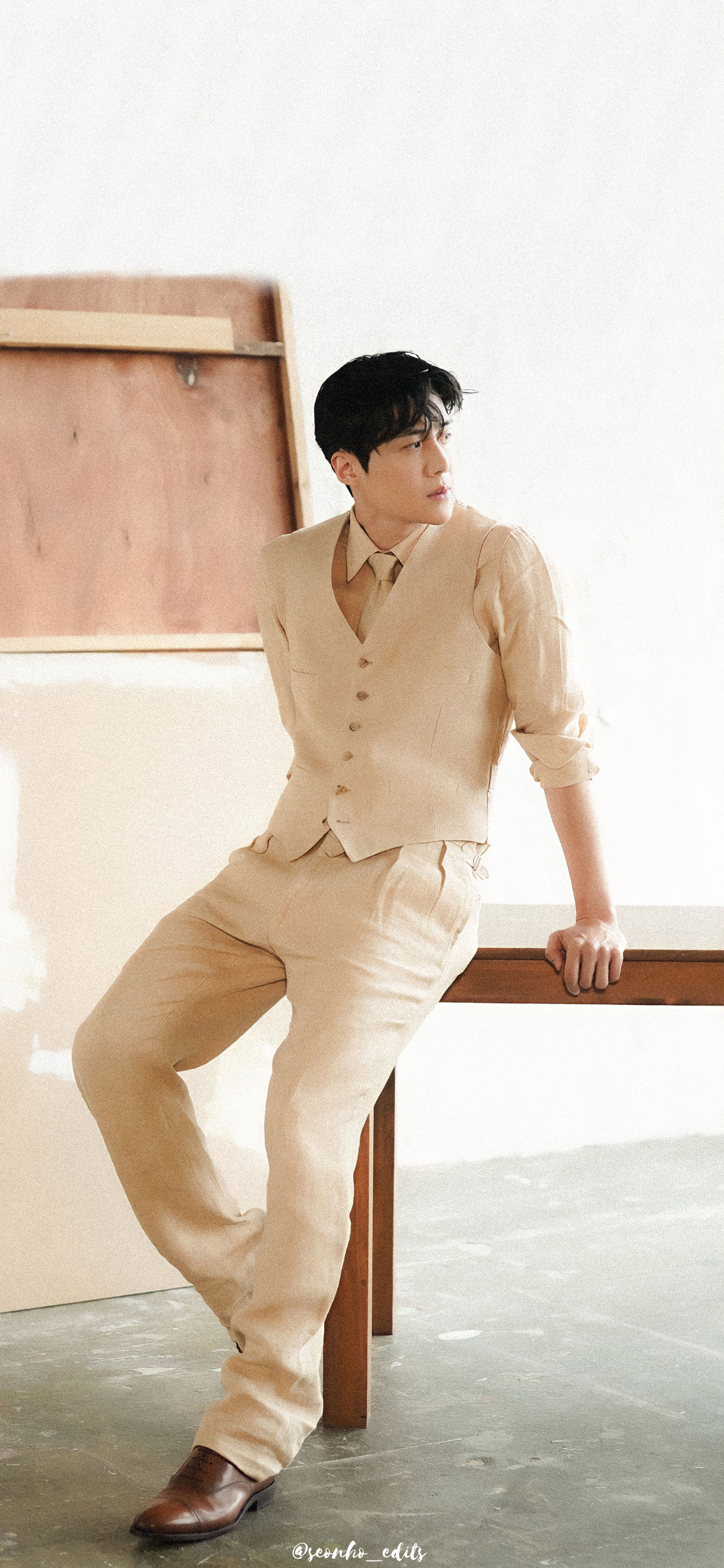 Special wallpaper made by Kim Seonho's fans